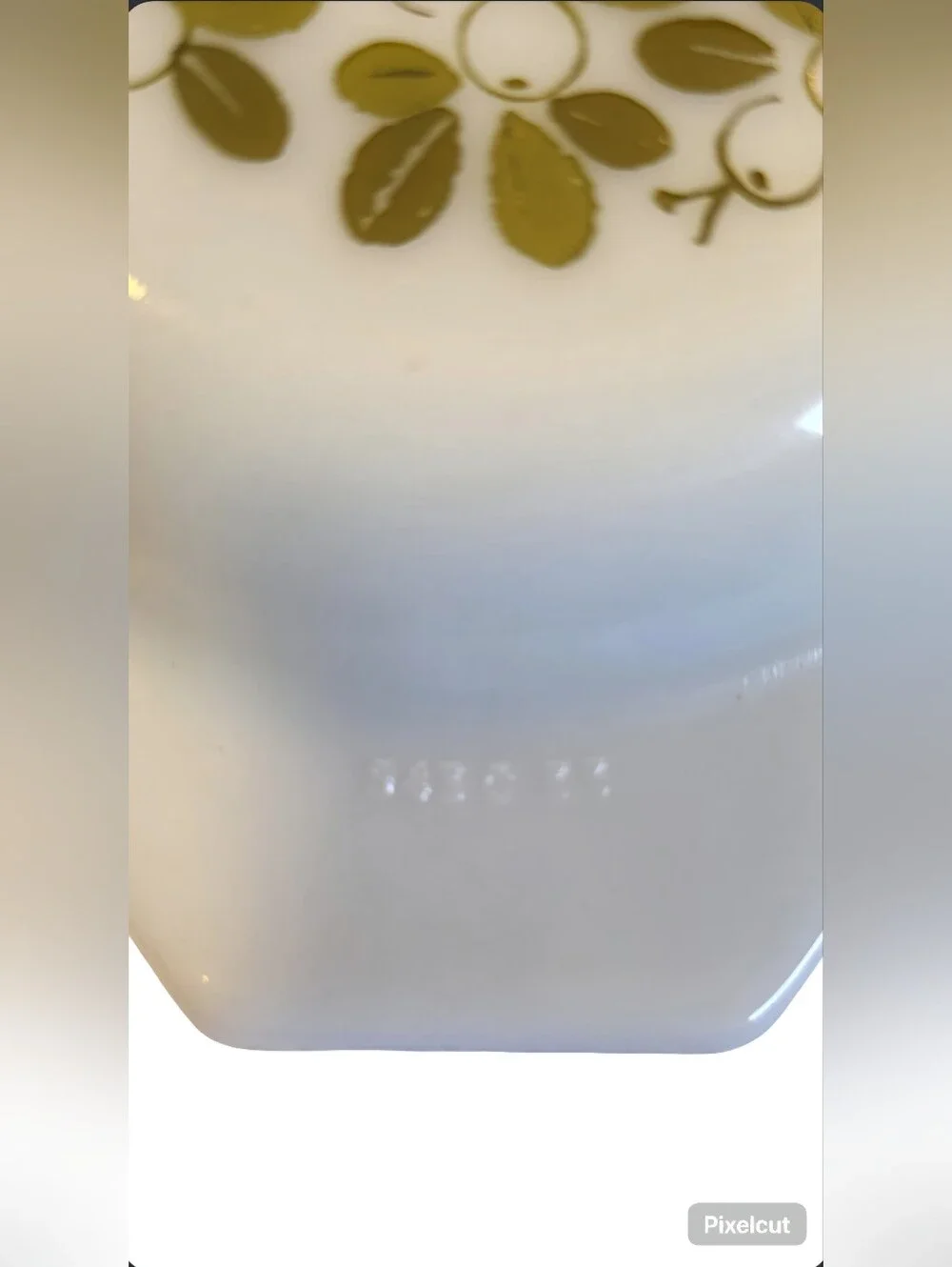 Vintage Pyrex Casserole Dish with Lid 1 1/2 Qt  Green Oval 045